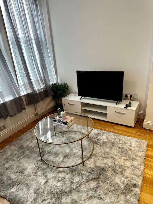 Amazing 2Bed2Bath Edgeware Daire Londra Dış mekan fotoğraf