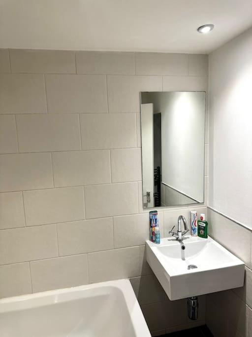 Amazing 2Bed2Bath Edgeware Daire Londra Dış mekan fotoğraf