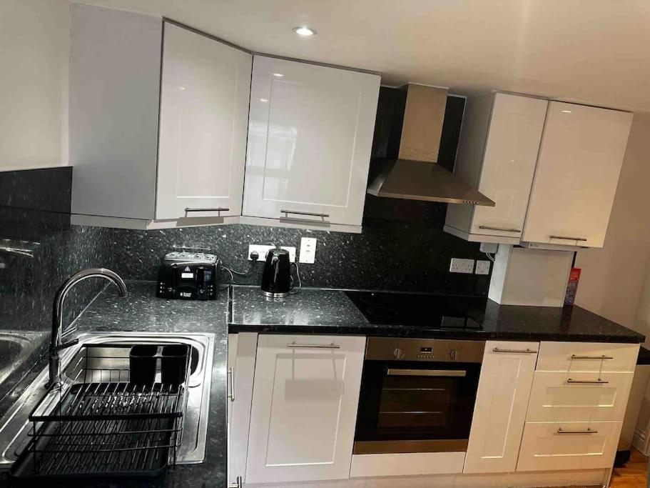 Amazing 2Bed2Bath Edgeware Daire Londra Dış mekan fotoğraf